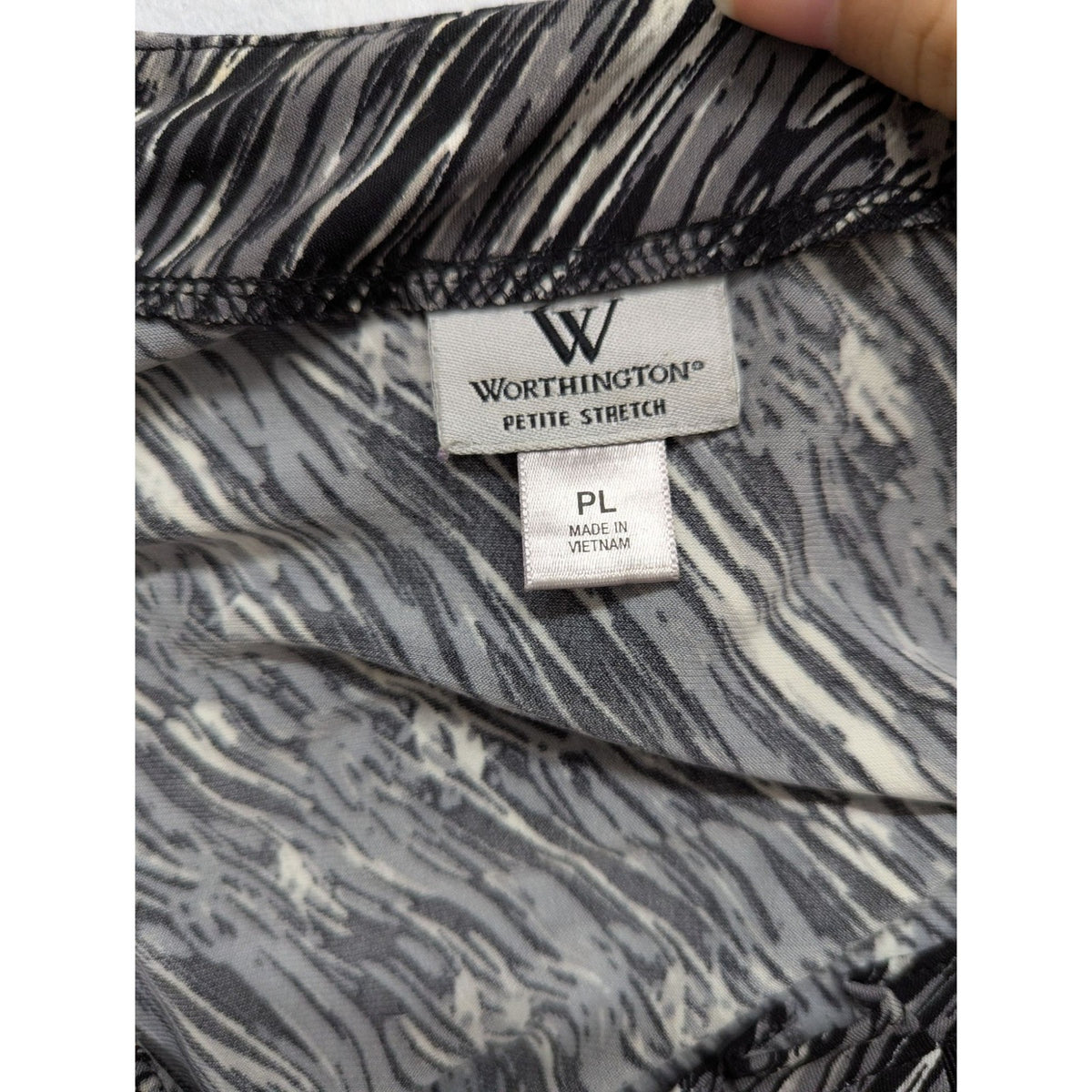 Worthington Petite Stretch Blouse PL Black & White Abstract Print