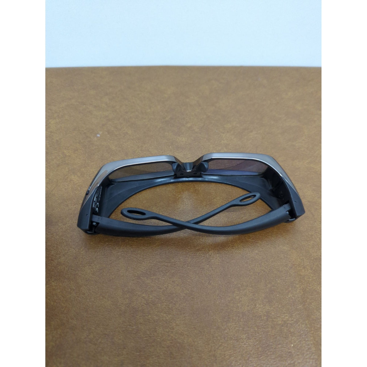 Sony TDG-BR100 3D Active Glasses With Protective Pouch For TV Viewing