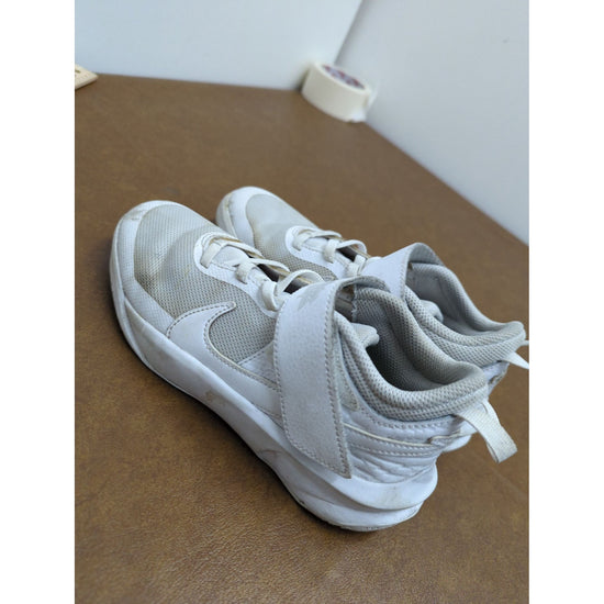 Nike Kids White Sneakers With Velcro Strap Size US 2.5Y