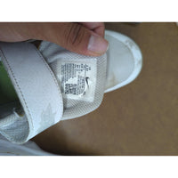 Nike Kids White Sneakers With Velcro Strap Size US 2.5Y