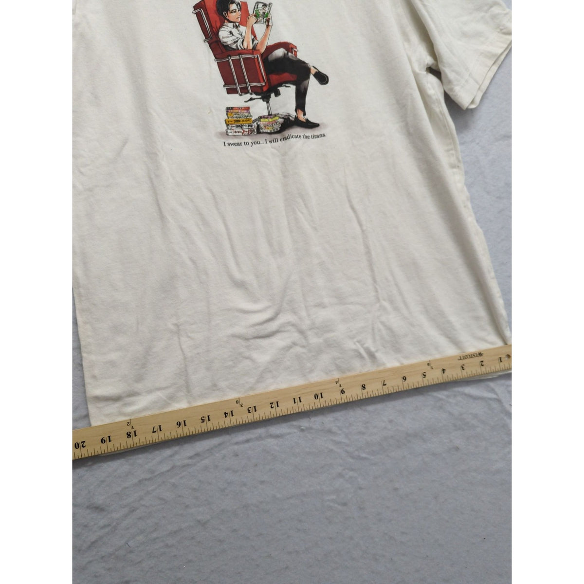 Attack On Titan Uniqlo UT Graphic Tee White M Levi Manga Panel Short Sleeve Casu