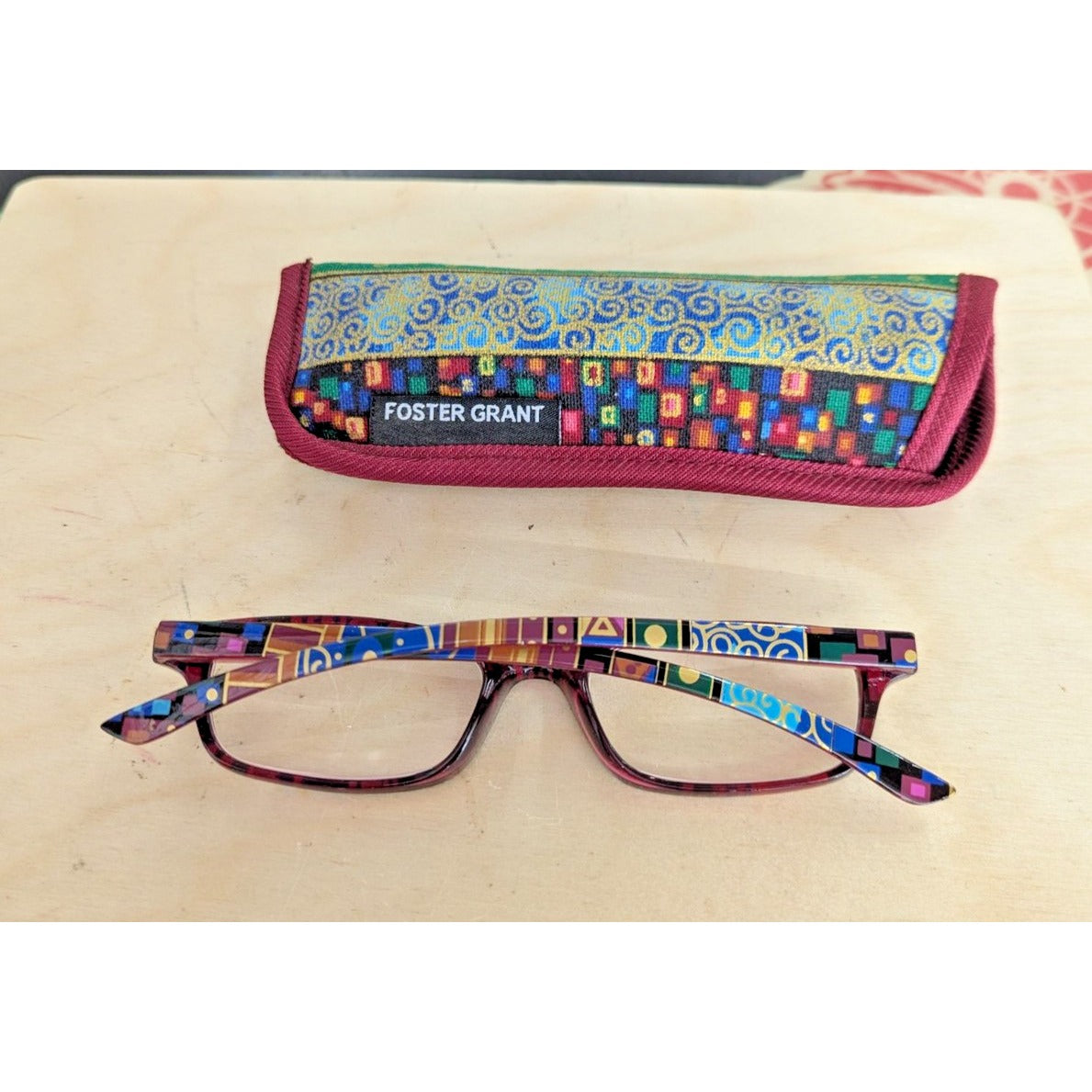 Foster Grant Allegra WIN Reading Glasses +2.00 With Colorful Pattern Case 50019-