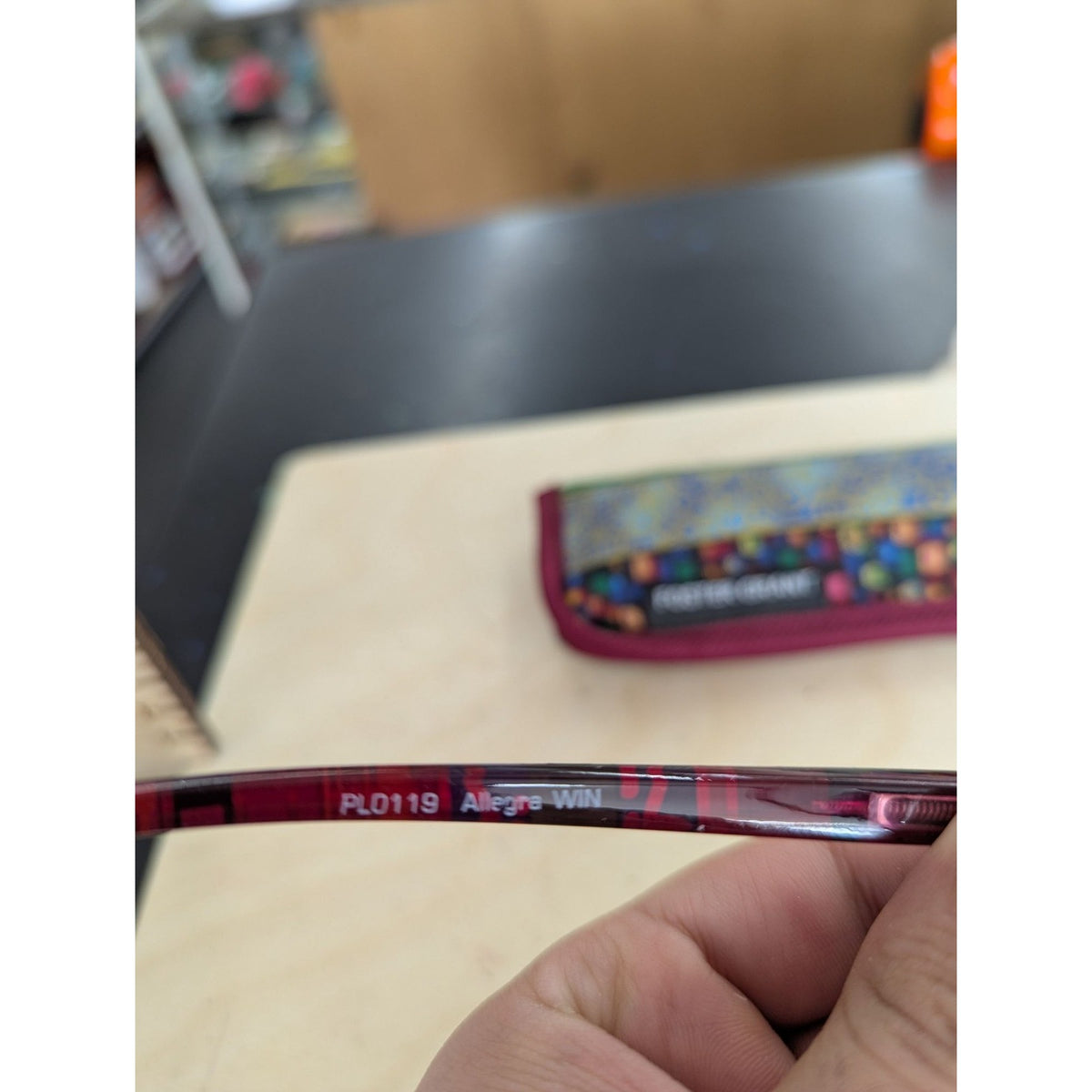 Foster Grant Allegra WIN Reading Glasses +2.00 With Colorful Pattern Case 50019-