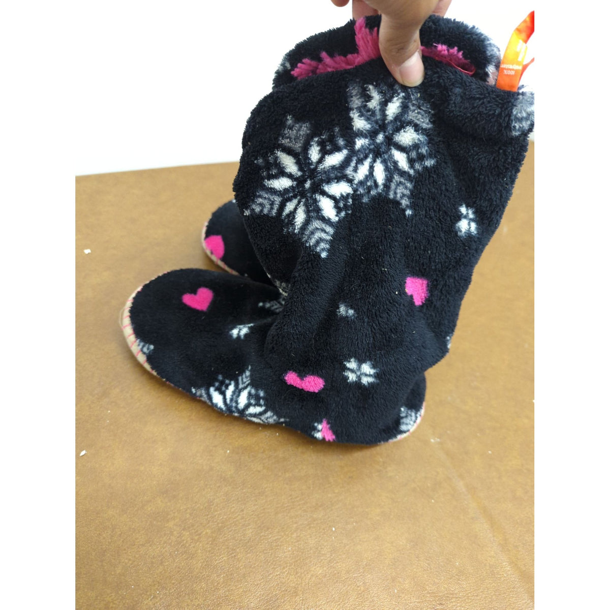 Jenni By Jennifer Moore Womens XL Black Fleece Bootie Slippers With Snowflake & Heart Pattern