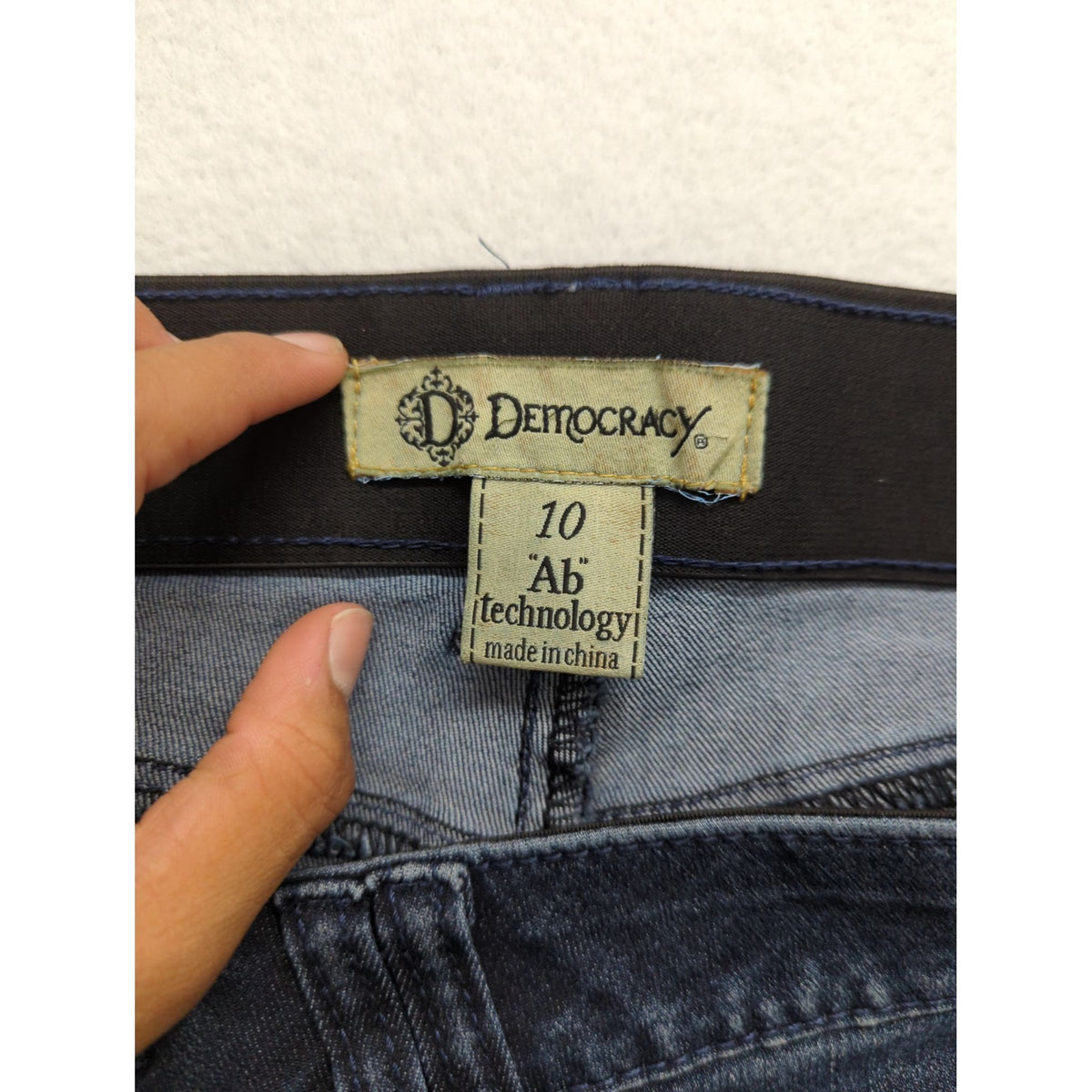 Democracy Womens Dark Wash Jeans With "Ab" Technology Size 10 Straight Leg Denim Raw Hem Made In China