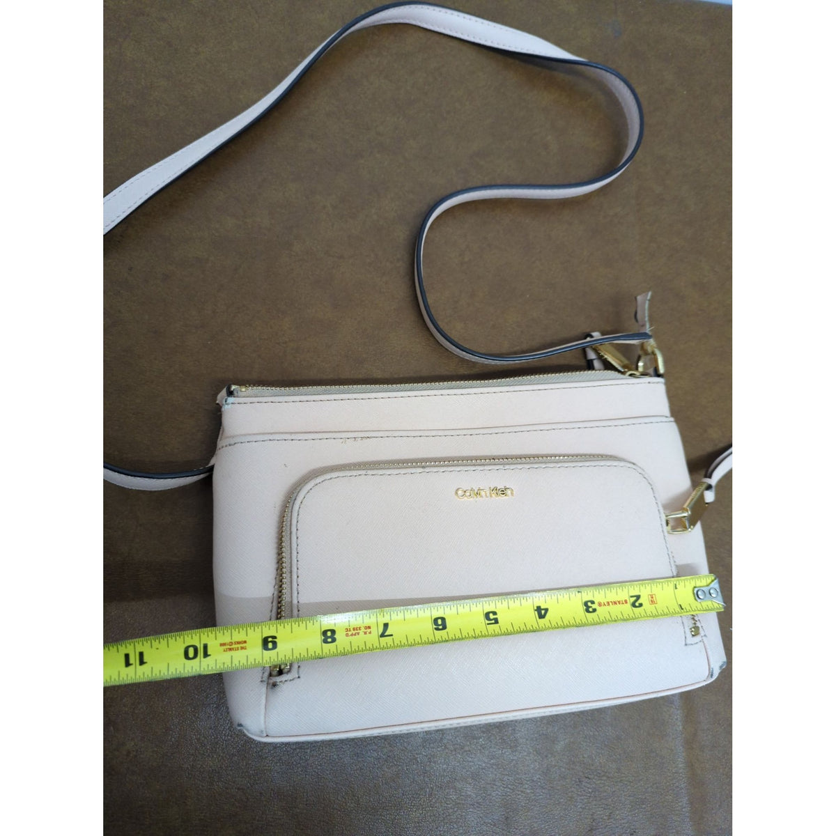 Calvin Klein Cream Crossbody Bag With Gold Hardware & Adjustable Strap 10.5"x7"