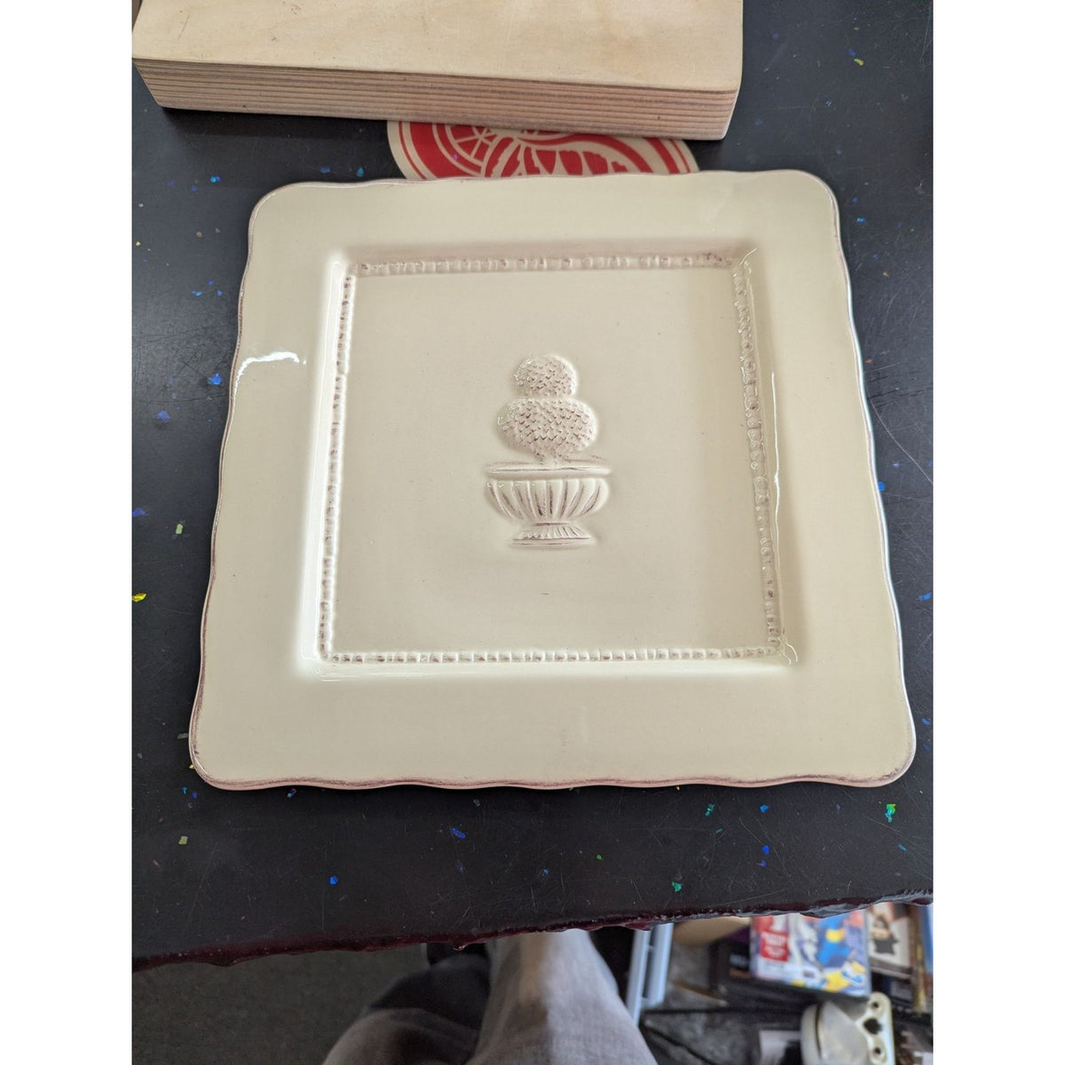Arte Florum Italica Cream Ceramic Square Plate With Topiary Design