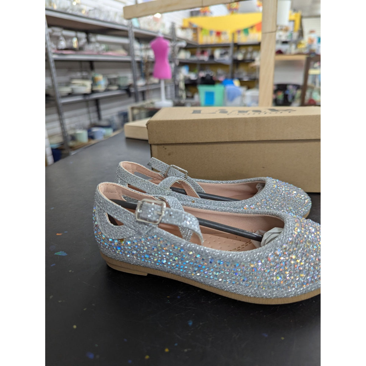 Link Comfort Girls Silver Glitter Mary Jane Shoes Size 10 With Box