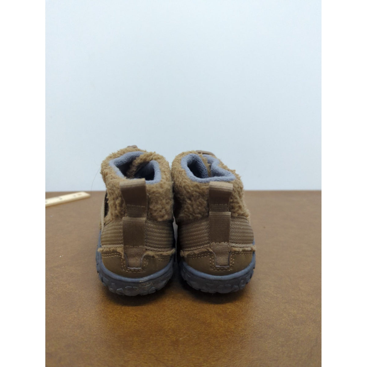 Chaco Kids Brown Fleece-Lined Shoes Adjustable Strap Rubber Sole Size 11