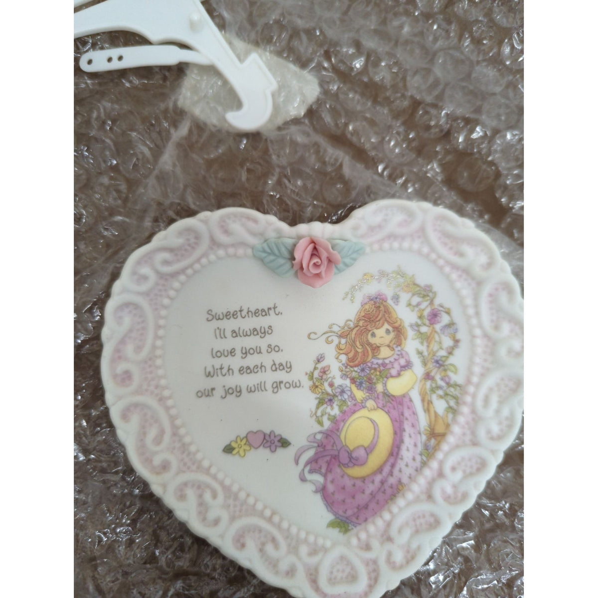 Precious Moments 1995 Sweetheart Heart-Shaped Porcelain Plaque With Stand Pink Floral Design 4"x4"