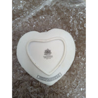 Precious Moments 1995 Sweetheart Heart-Shaped Porcelain Plaque With Stand Pink Floral Design 4"x4"