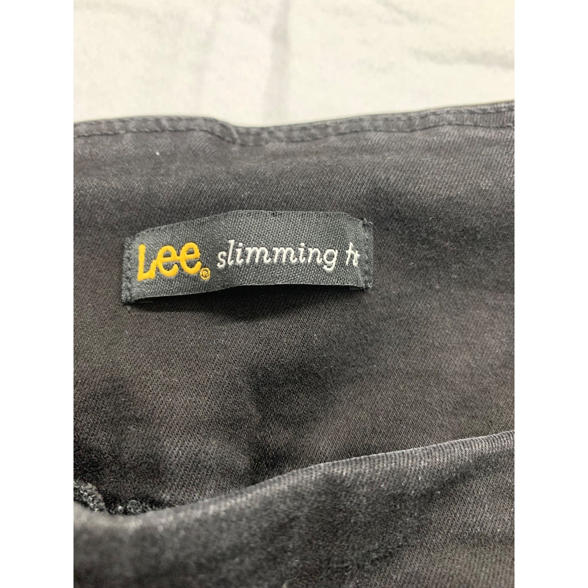 Lee Womens Slimming Fit Black Capri Pants Size 18W Medium Stretch Material