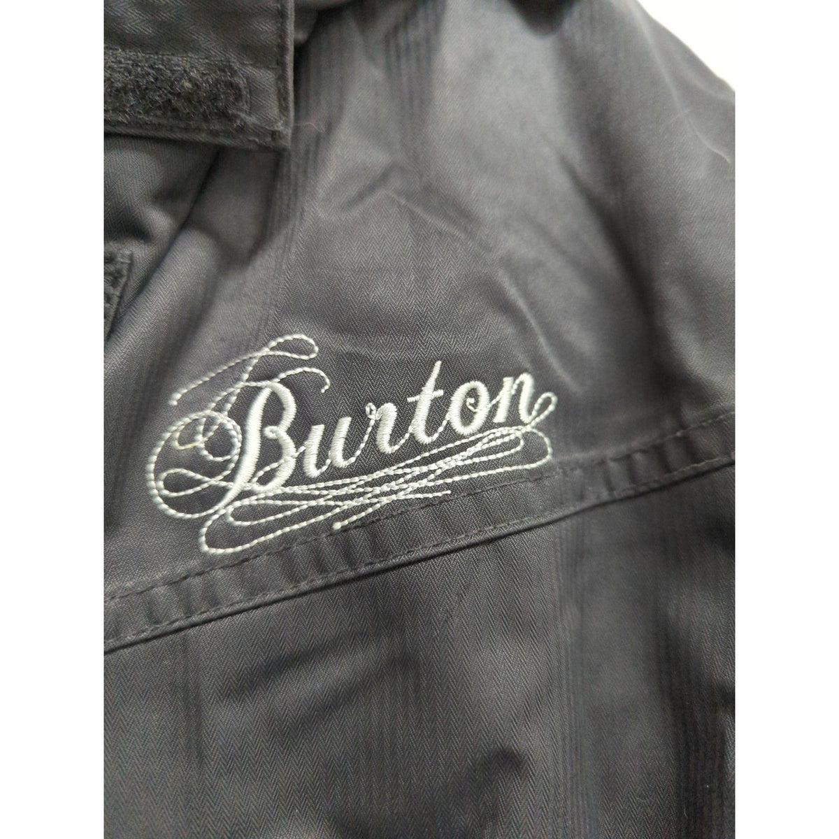 Burton Black Hooded Winter Jacket With Zipper & Snap Closures Size L Lightweight