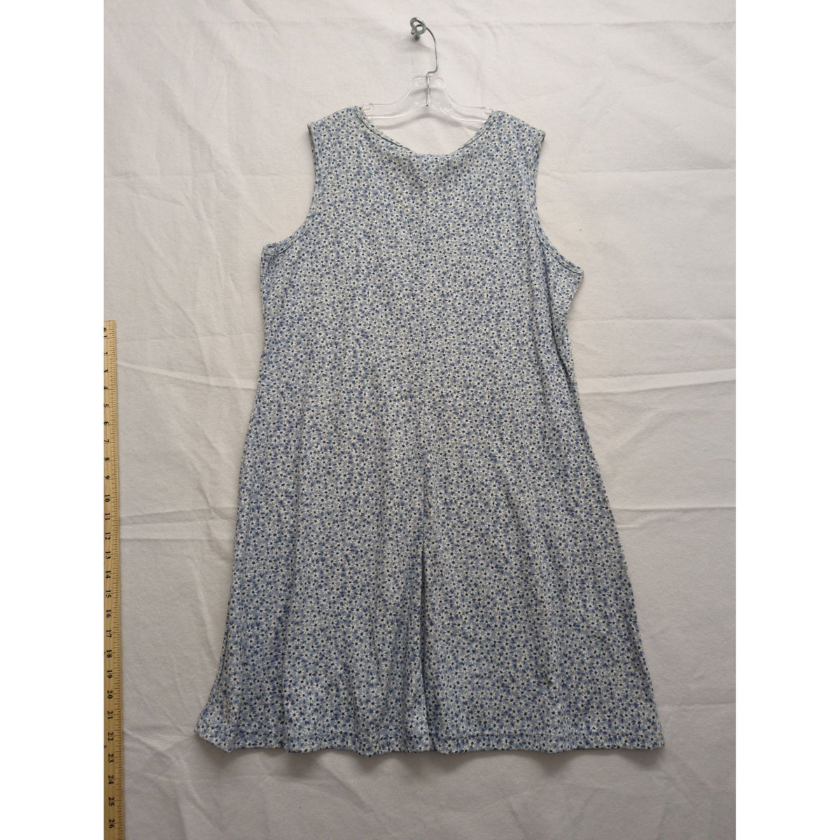 Blue Floral Sleeveless Dress With Scoop Neckline By Dress.com Size Large 60% Cotton 40% Polyester Made In Honduras