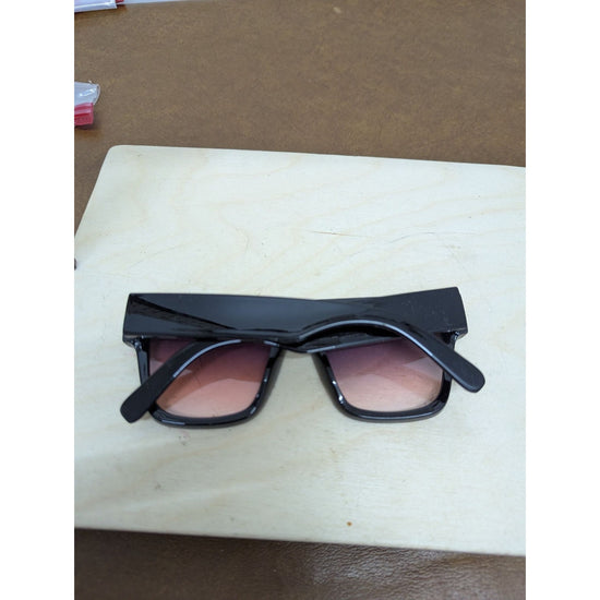 Black Square Frame Gradient Pink Lens Fashion Sunglasses