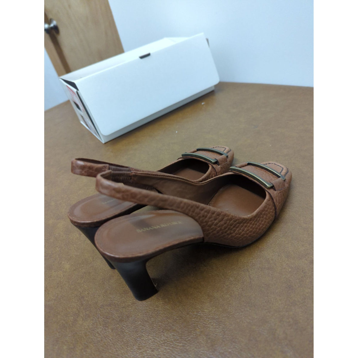 Banana Republic Womens Brown Leather Slingback Heels With Buckle Design Size 6