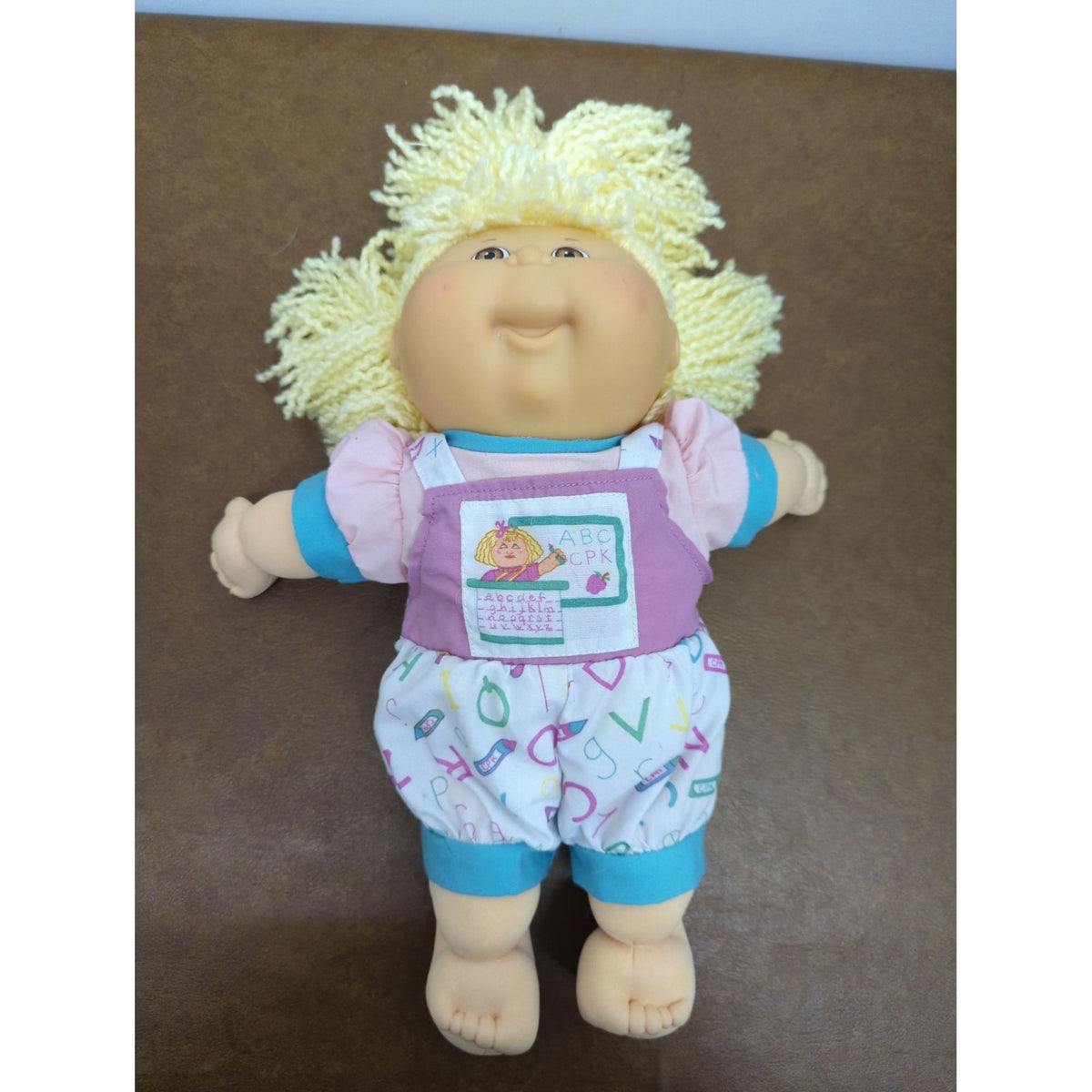 Cabbage Patch Kids Vintage Doll With Blonde Yarn Hair & Alphabet Outfit 16" Plush