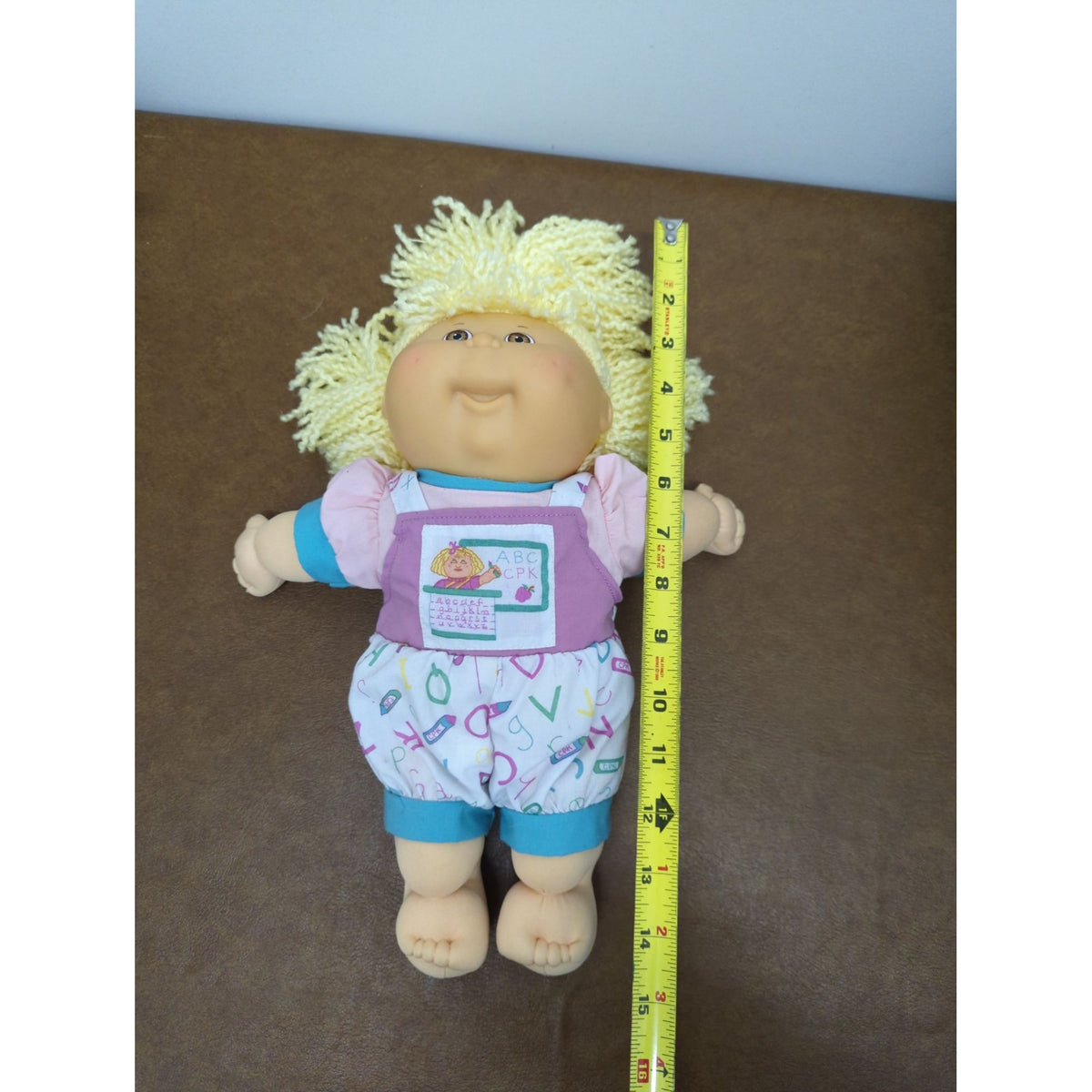 Cabbage Patch Kids Vintage Doll With Blonde Yarn Hair & Alphabet Outfit 16" Plush