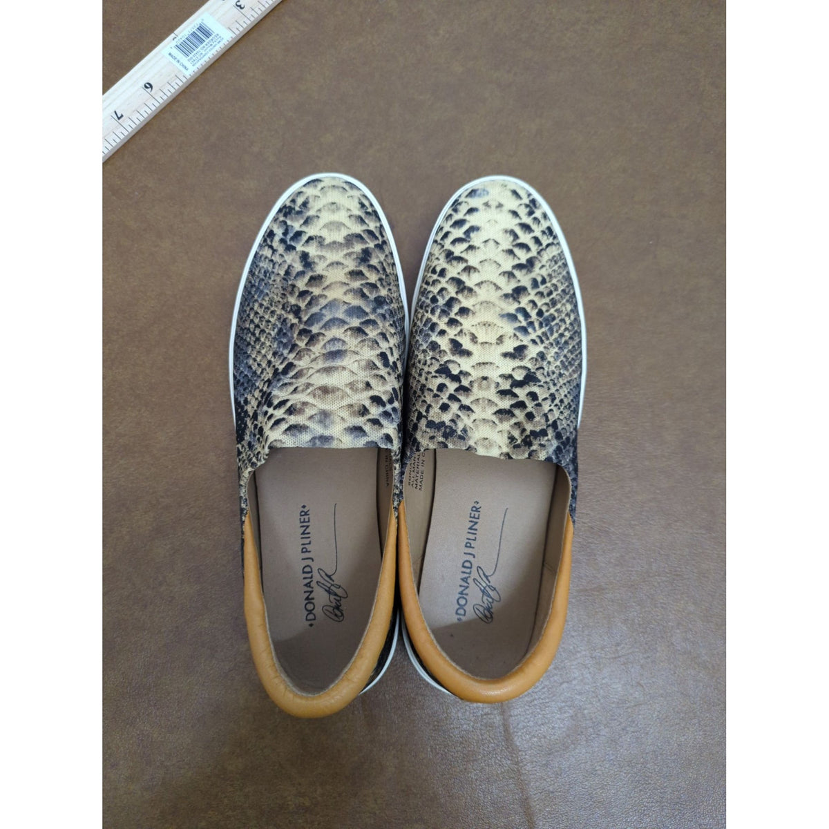 Donald J Pliner Womens Snake Print Slip-On Shoes Size 9 Brown & Tan Leather Trim