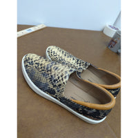 Donald J Pliner Womens Snake Print Slip-On Shoes Size 9 Brown & Tan Leather Trim