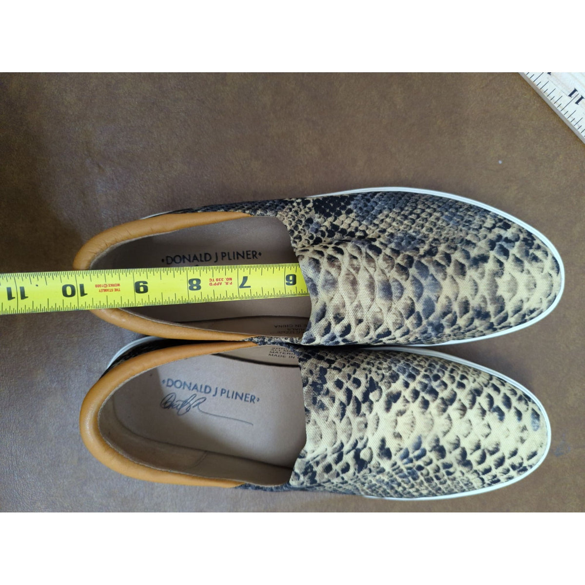 Donald J Pliner Womens Snake Print Slip-On Shoes Size 9 Brown & Tan Leather Trim