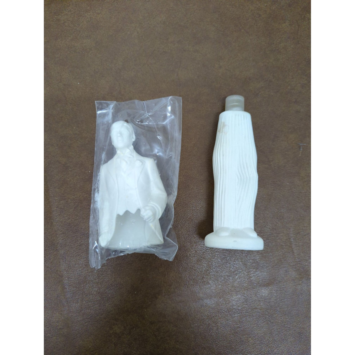Avon Proud Groom Decanter Unforgettable Cologne 2 Fl Oz Vintage Collectible With Box