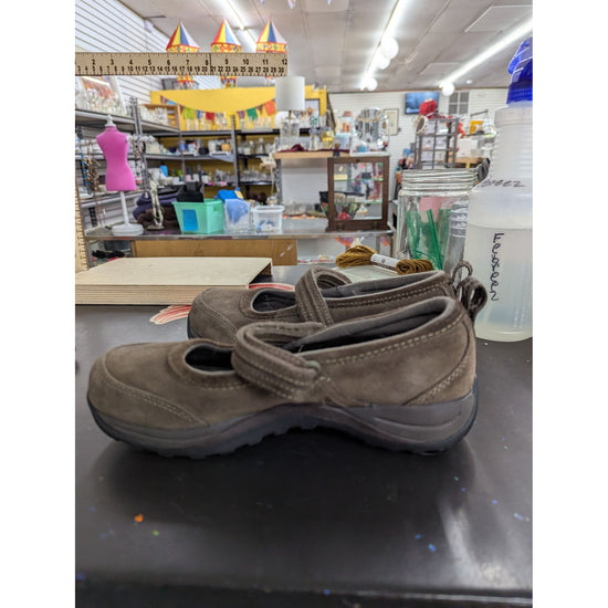 L.L. Bean Brown Suede Womens Mary Jane Style Shoes Wide Fit