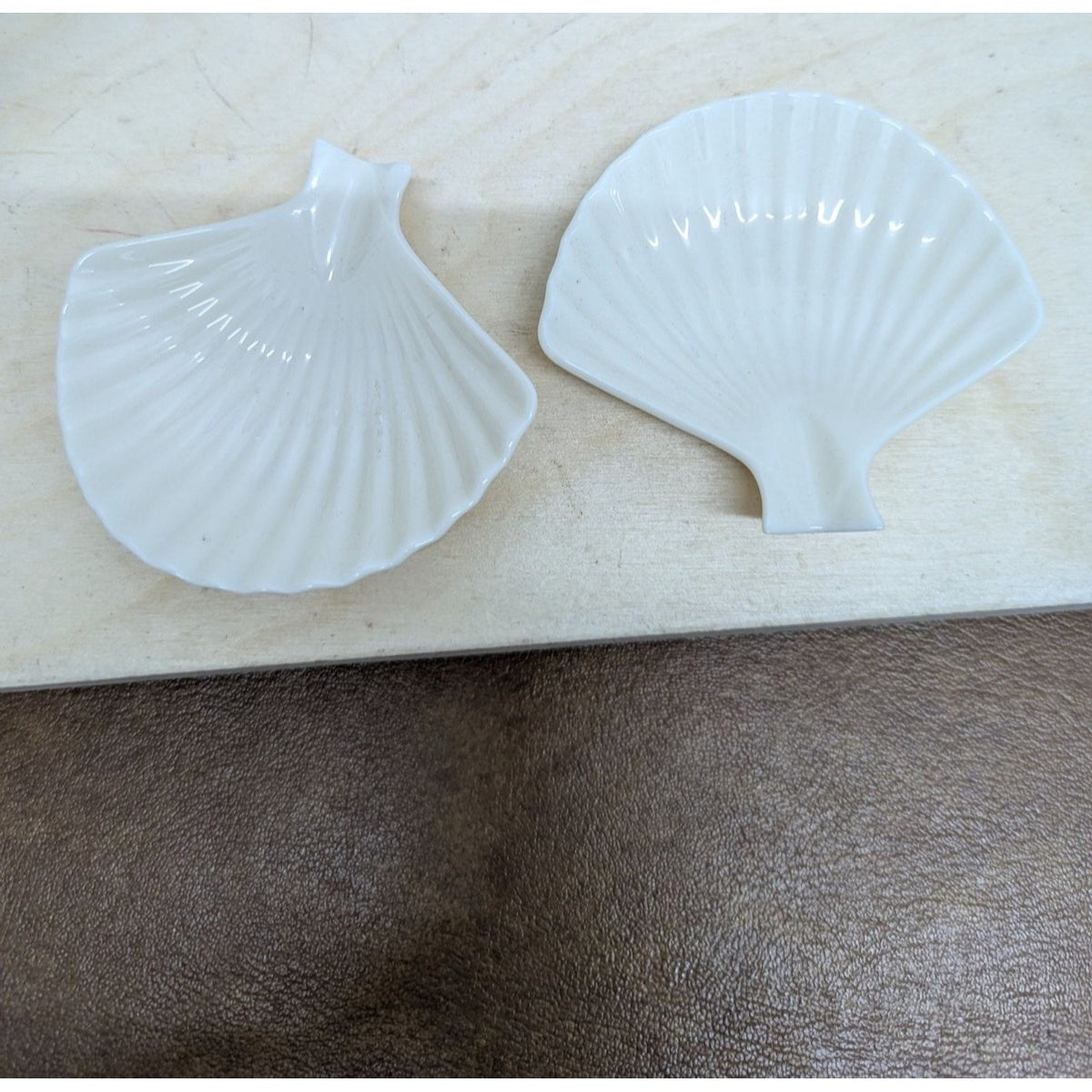 Lenox Ivory Porcelain Shell-Shaped Trinket Dish Set Of 2 Small Decorative Plates