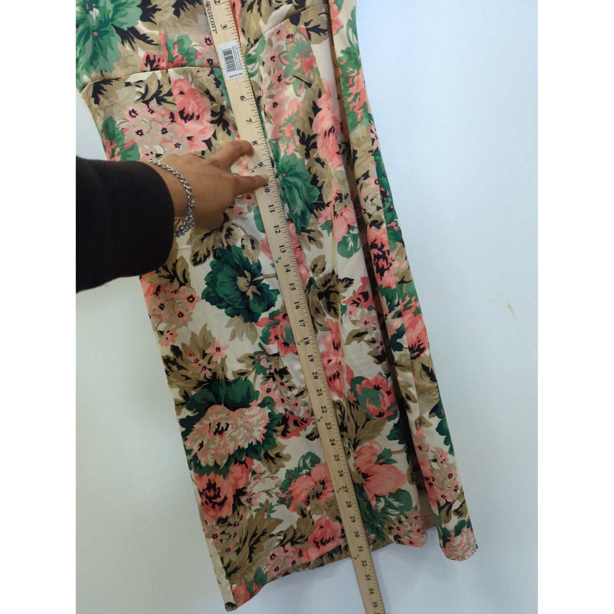 Donna Ricco Floral Sleeveless V-Neck Dress Size 10 Beige Pink Green Knee Length