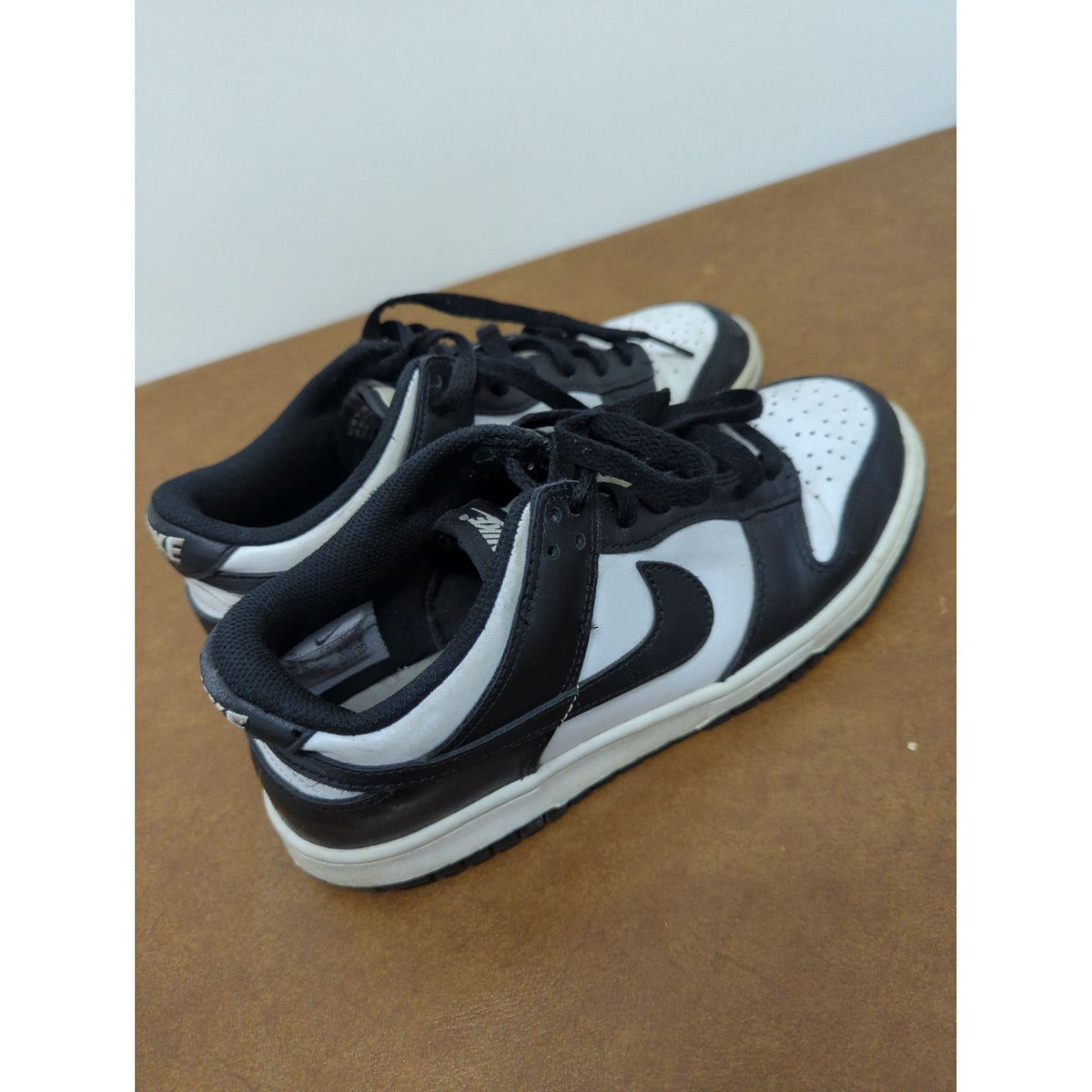 Nike Dunk Low Black & White Sneakers US 7Y Pre-Owned