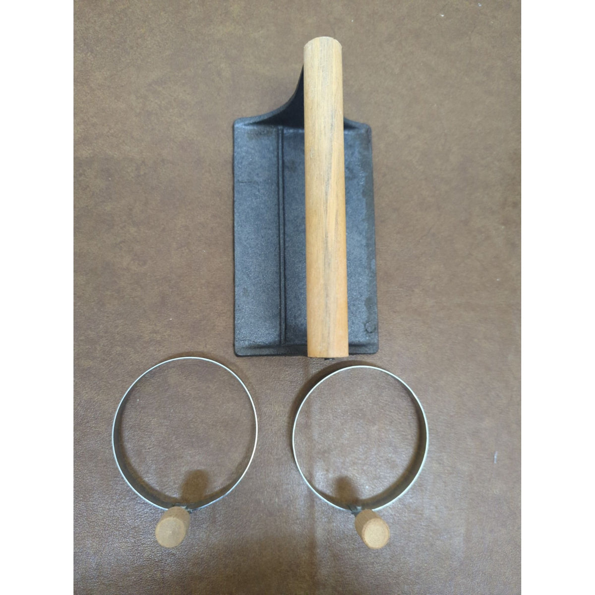 3-Piece Grill & Egg Set With Bacon Press & Egg Rings Vintage Look Durable Metal & Wood Handle