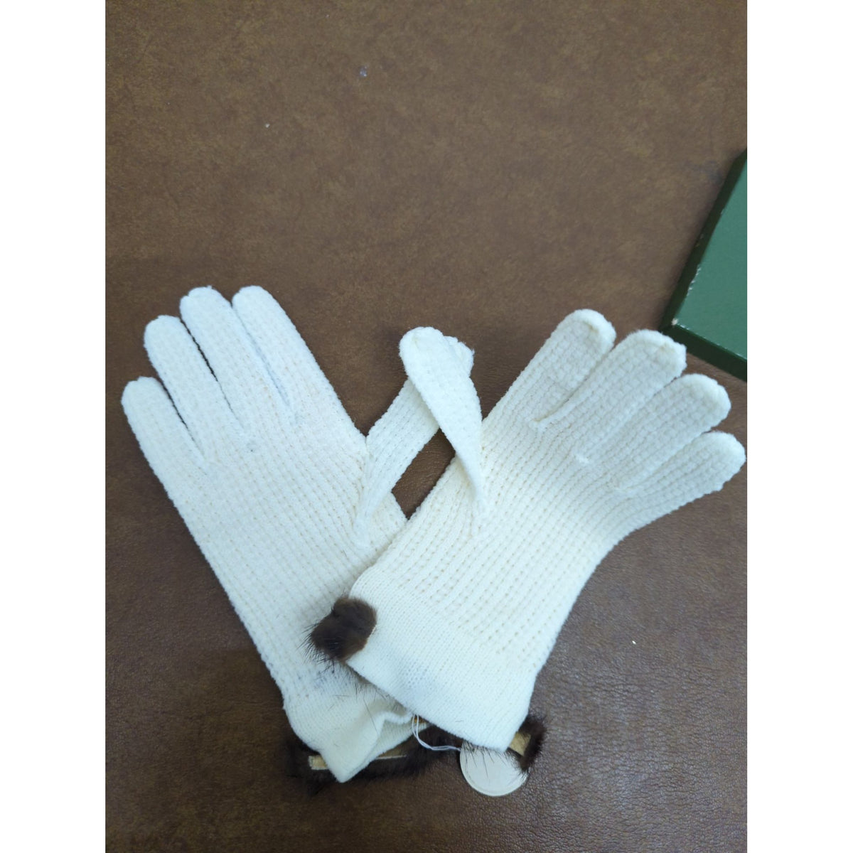 Vintage White Knit Gloves With Fur Accents In Green Rose Box