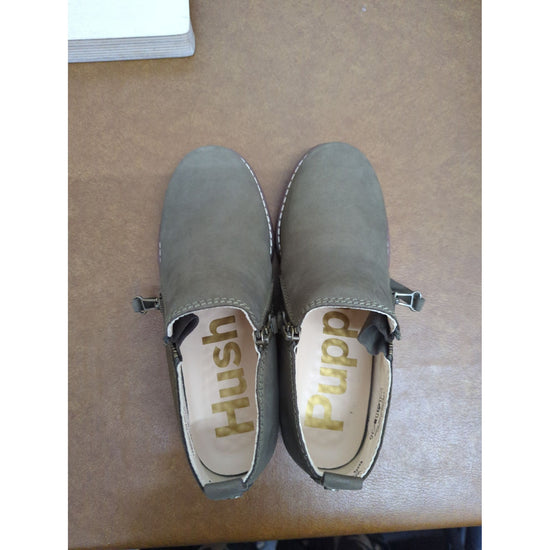 Hush Puppies Womens Mazin Cayto Dark Olive Nubuck Shoes Size 6 US Wide Fit Comfortable & Stylish Design With Zippers.