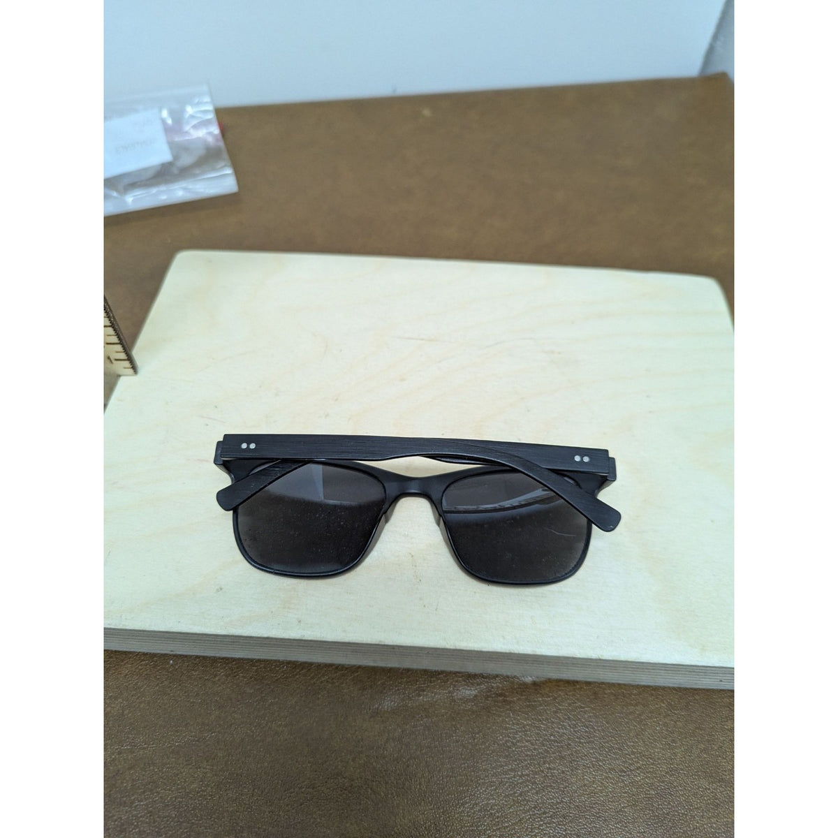Piranha Sleek Black Polarized Sunglasses Modern Unisex Design