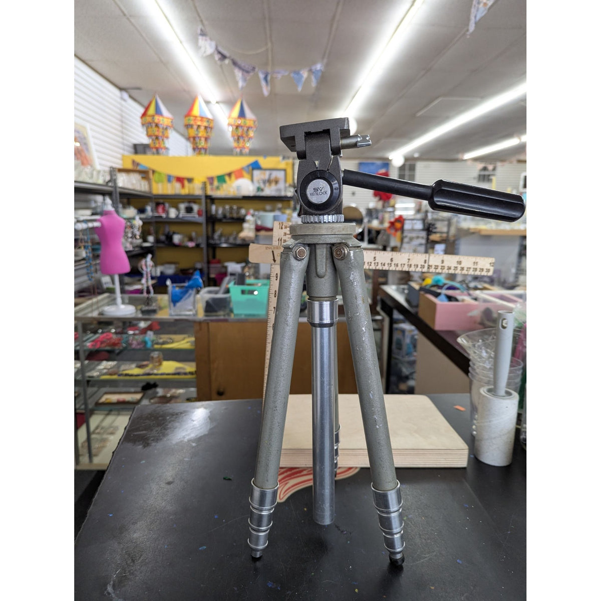Kenlock SV Tripod With 3-Way Pan Head Vintage Adjustable Height Lightweight Aluminum Construction