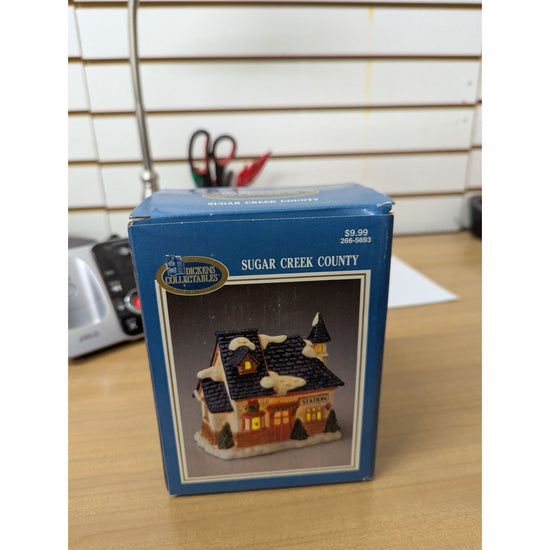 Dickens Collectables Sugar Creek County Light-Up Train Station