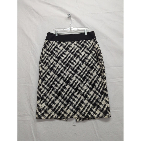 White House Black Market Plaid Pencil Skirt Size 8 Black & White Tweed Back Zip 24" Length