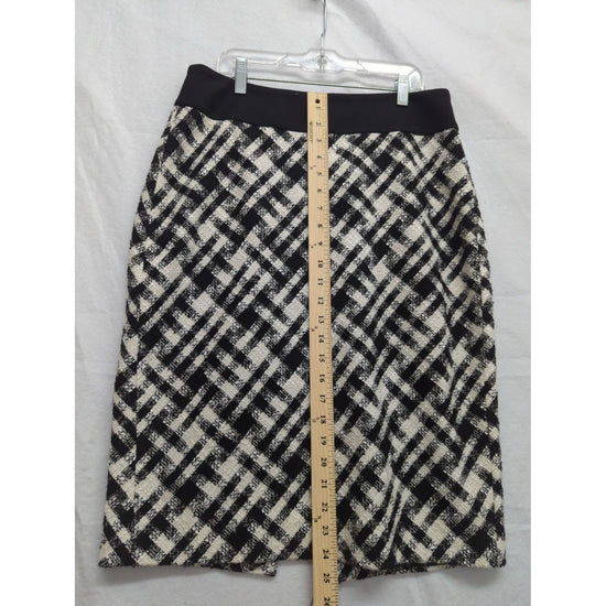 White House Black Market Plaid Pencil Skirt Size 8 Black & White Tweed Back Zip 24" Length