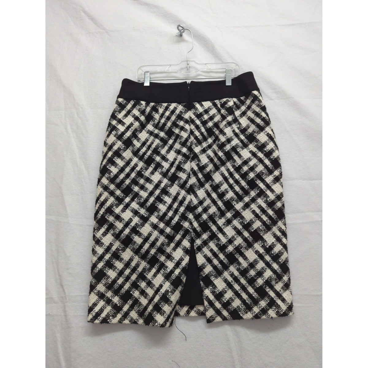 White House Black Market Plaid Pencil Skirt Size 8 Black & White Tweed Back Zip 24" Length
