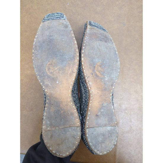 Vintage Handcrafted Beaded Mojari Shoes With Pointed Toe Design Size 9 Black & Silver. Pre-Owned Condition.