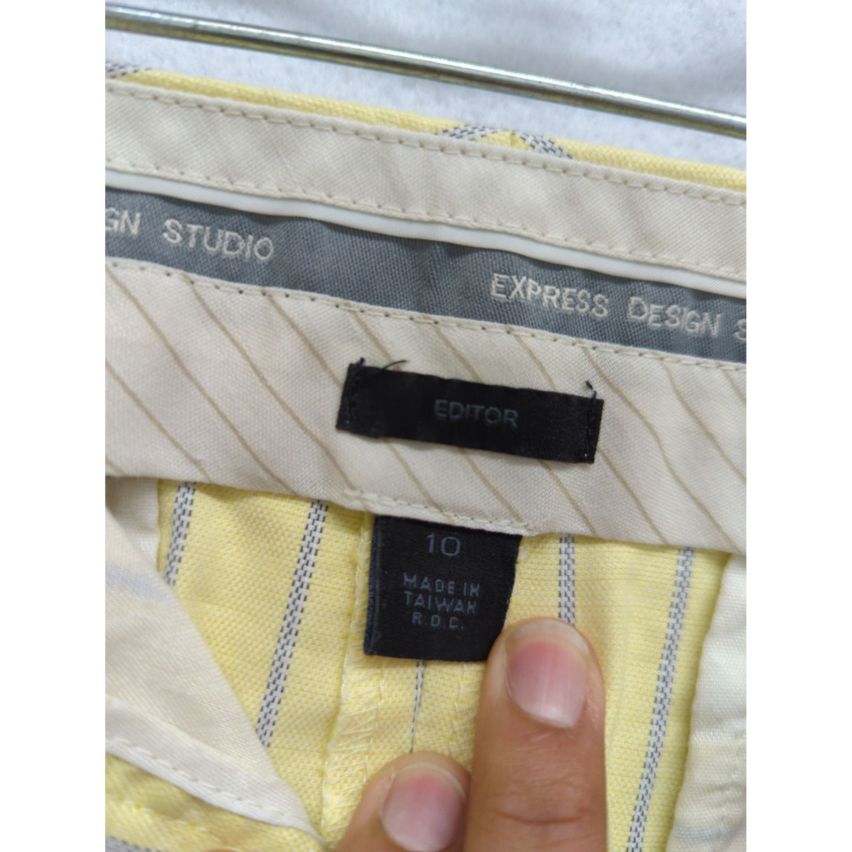 Express Design Studio Yellow Striped Editor Pants Size 10 Cotton Blend Womens Straight-Leg