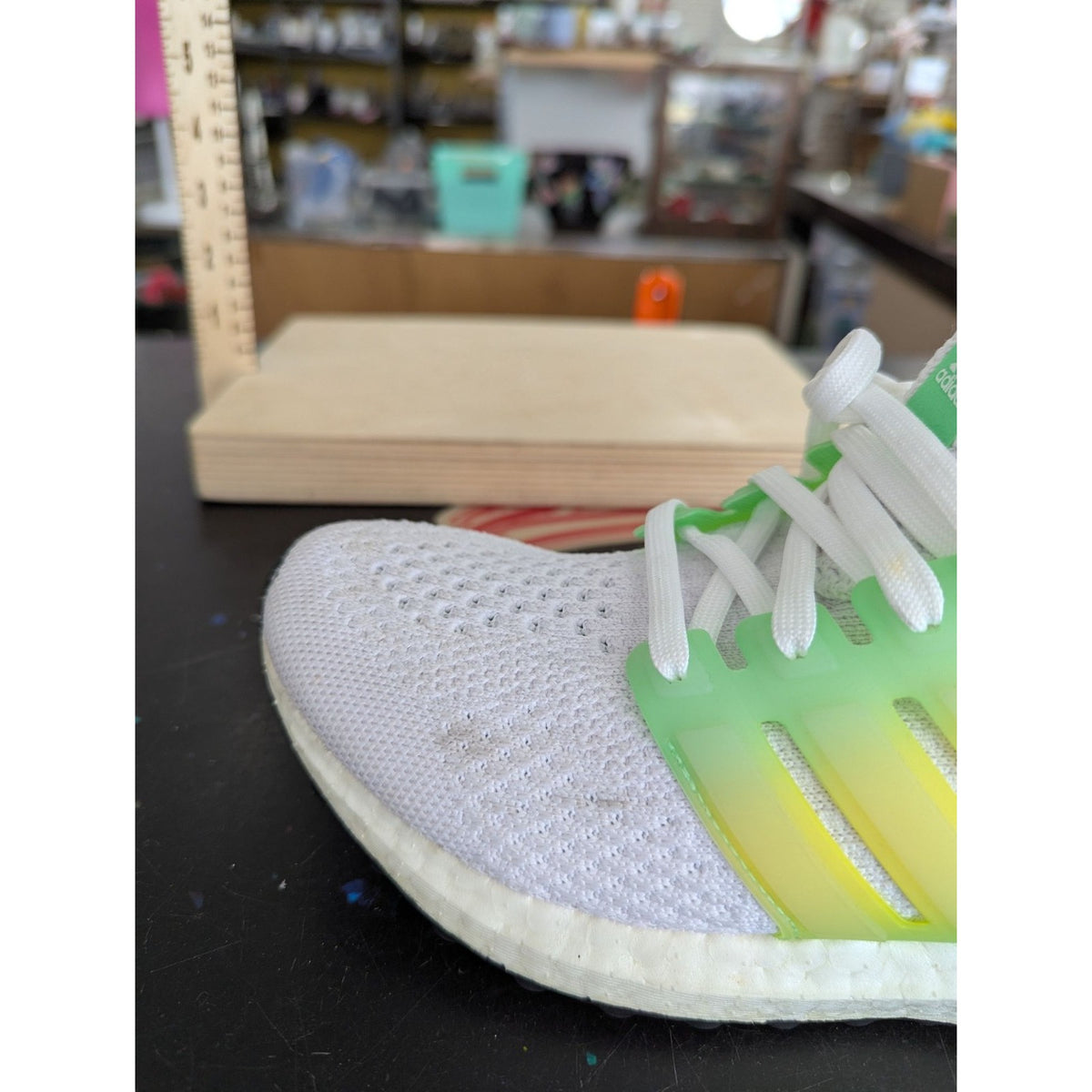 Adidas UltraBoost Running Shoes White/Green Size 11 Lace-Up Lightweight Mesh Bre
