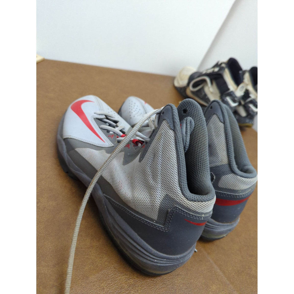 Nike Zoom HyperRev Basketball Shoes Gray/Red Size 8.5 Mens Lightweight Mesh 2014