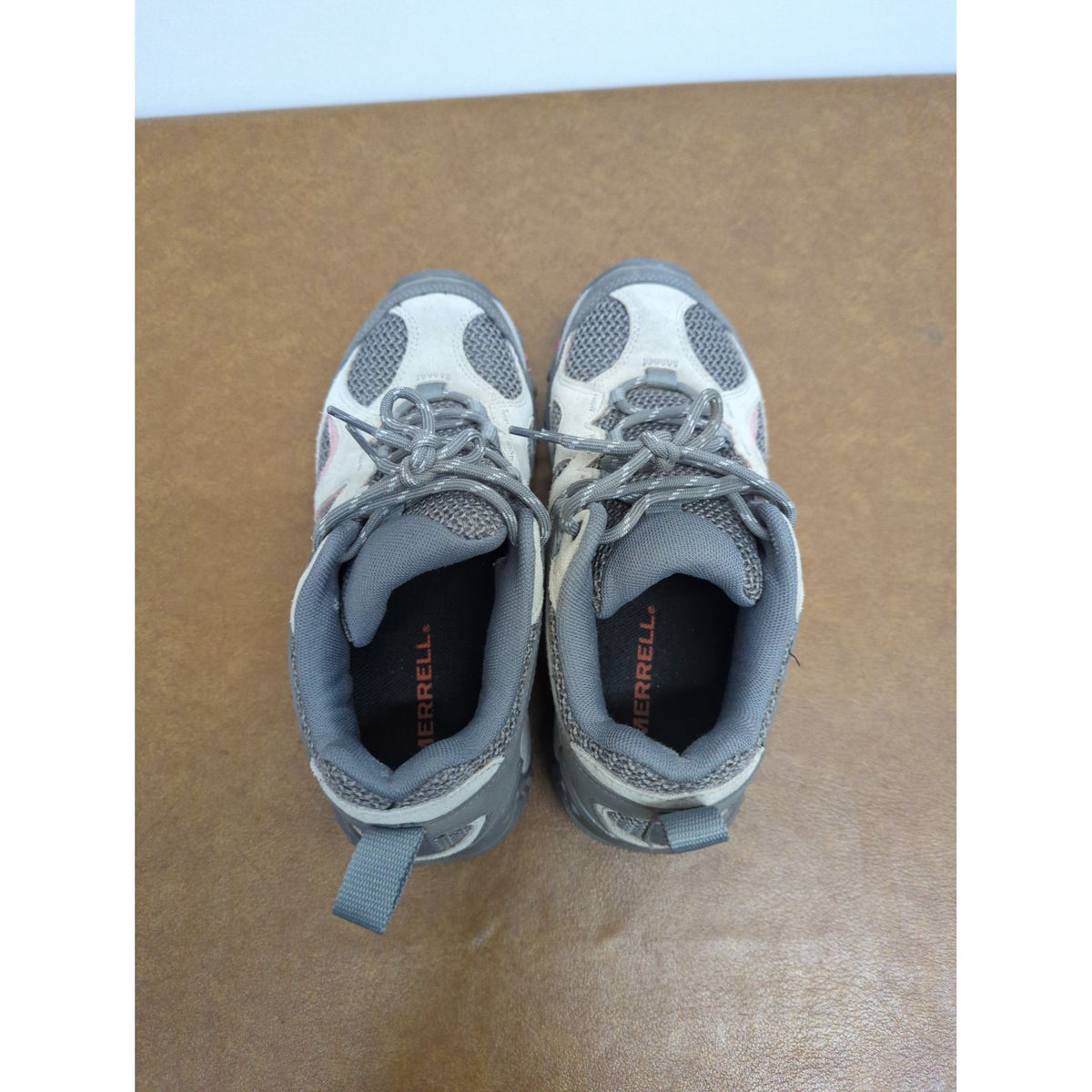 Merrell Womens Gray & Pink Hiking Shoes Size 6.5 Durable Mesh & Suede Upper Non-Slip Outsole