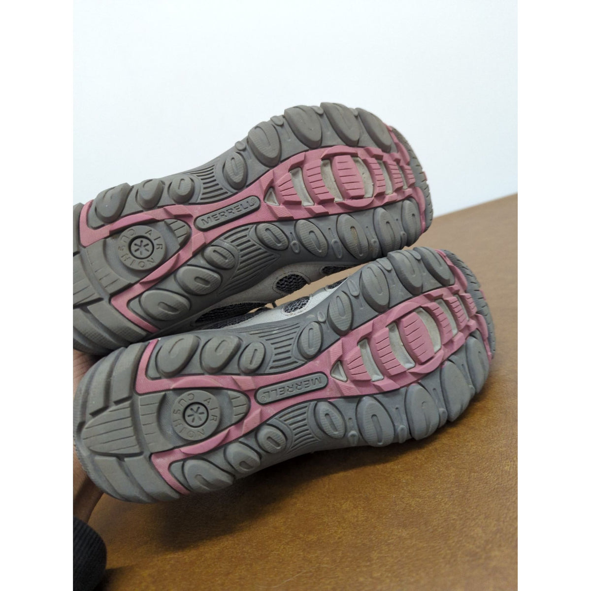 Merrell Womens Gray & Pink Hiking Shoes Size 6.5 Durable Mesh & Suede Upper Non-Slip Outsole