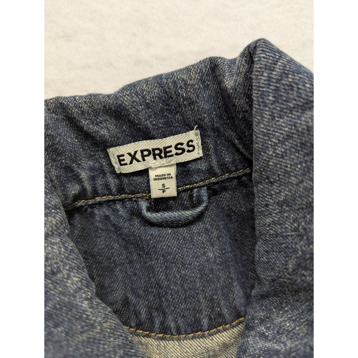 Express Womens Classic Blue Denim Jacket Button Front Vintage Wash