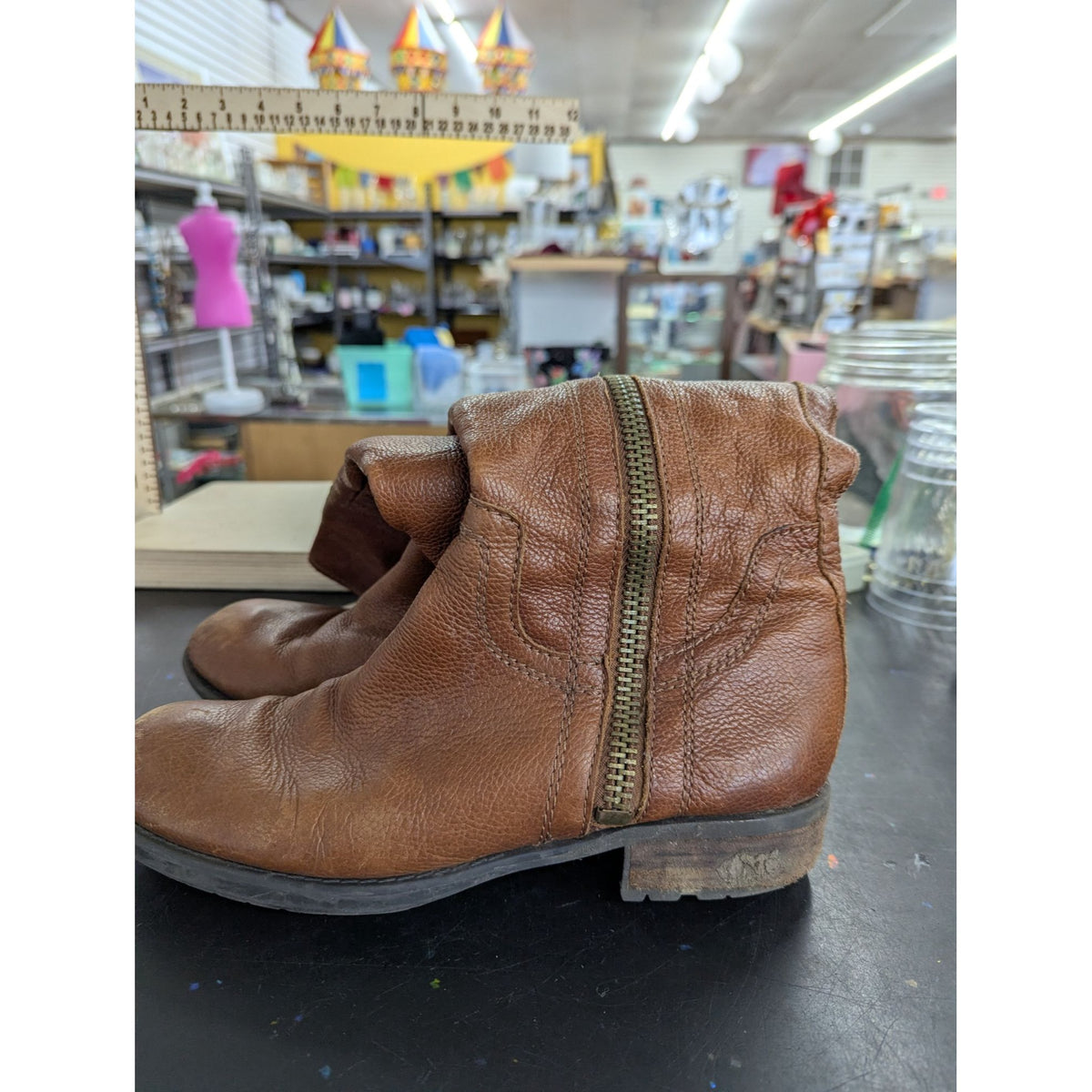 Franco Sarto Brown Leather Ankle Boots With Side Zipper Womens Size 8.5M Pre-Owned Condition