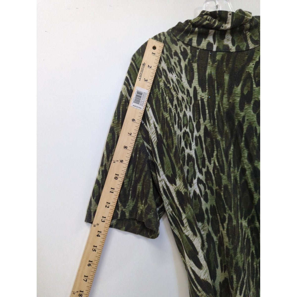 Animal Print Green/Black High-Neck Short-Sleeve Top Lightweight Fabric Relaxed Fit