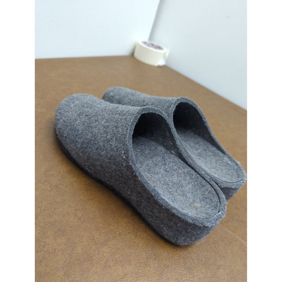 Gray Felt Slippers With Rubber Sole Lightweight Indoor/Outdoor Winter Comfort Size 10
