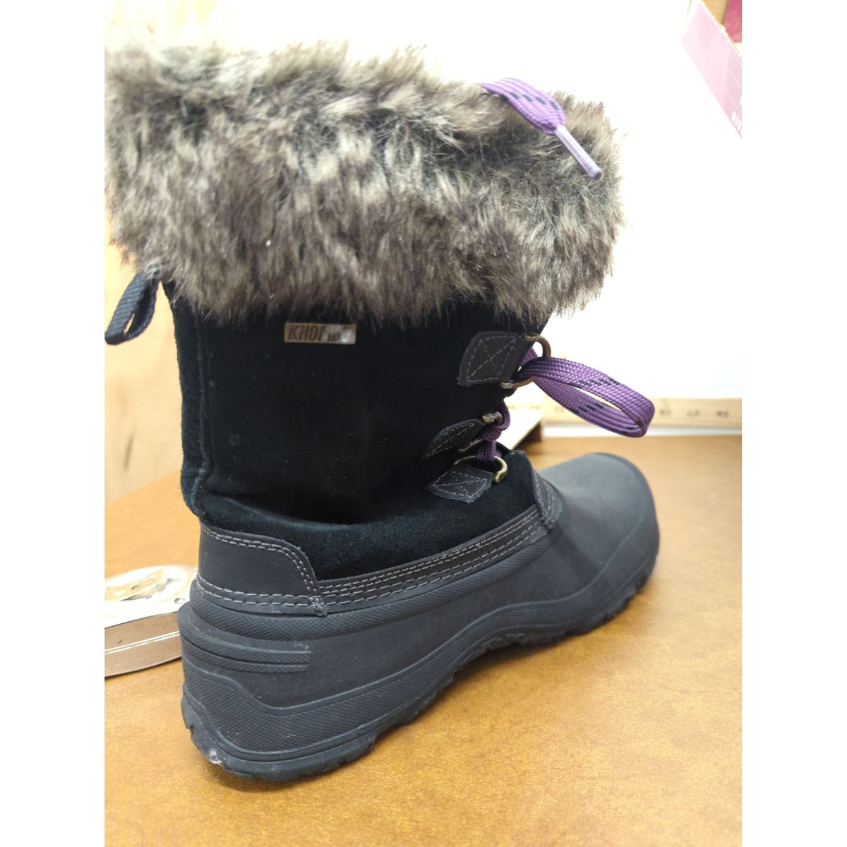 Khombu Ladies Black Waterproof Fur-Lined Winter Boots Size 9